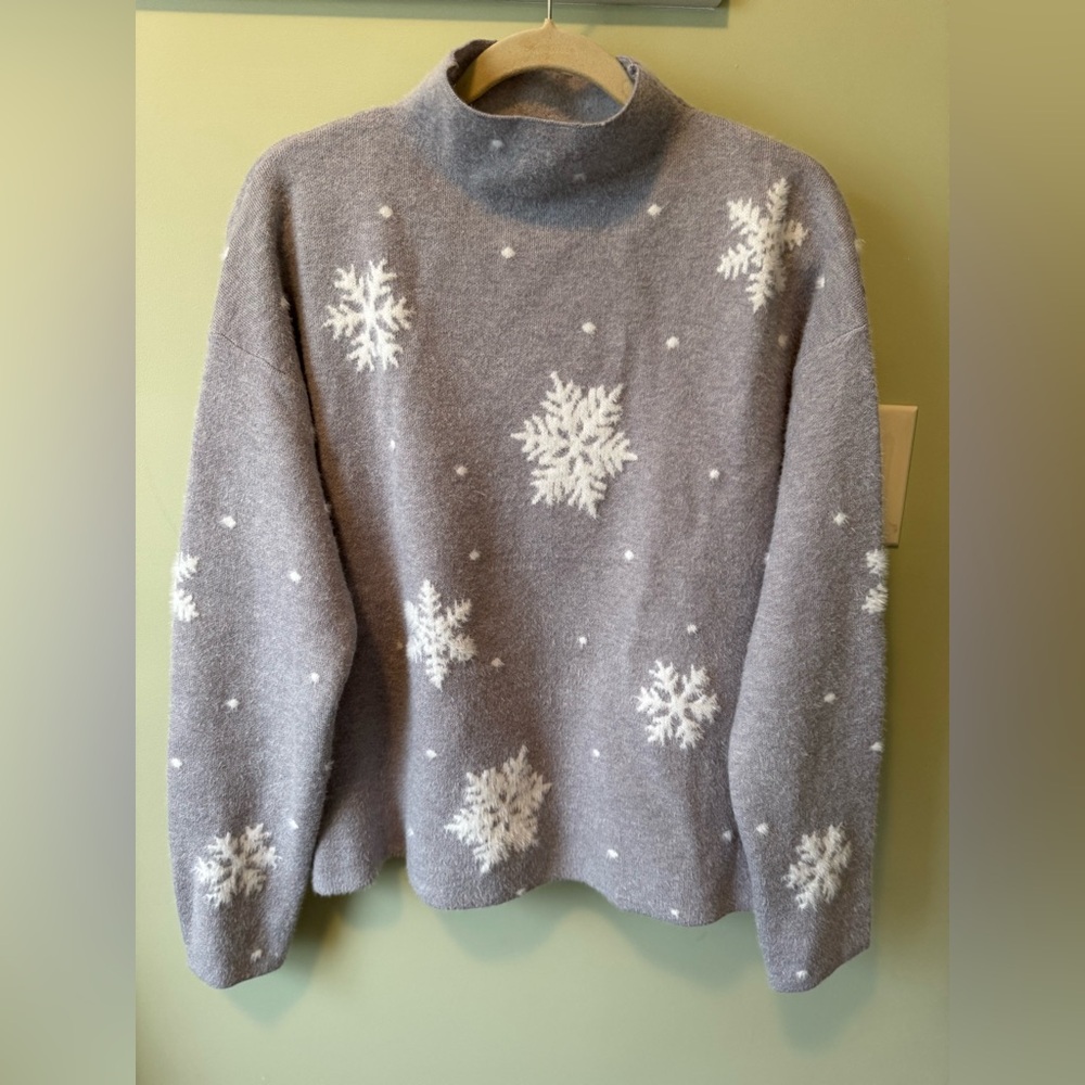 Rachel Zoe Gray and White Soft Sweater XL